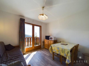 2 Pièces au Centre, Balcon Sud, Parking Inclus - FR-1-398-522